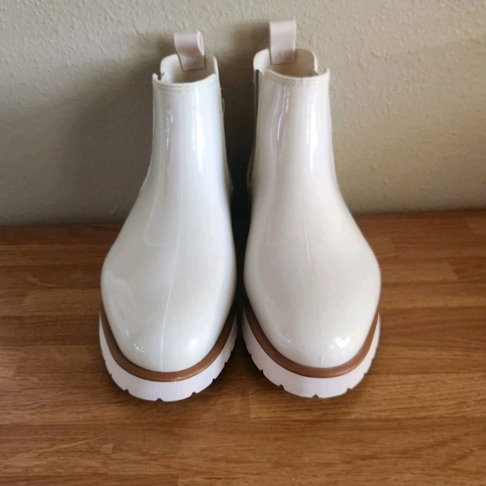 Cougar White Patent Chelsea Platform Booties with Tan Trim